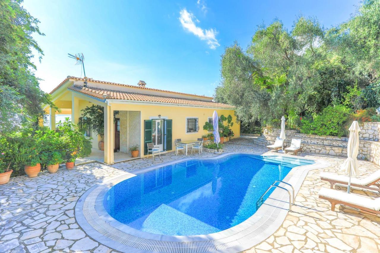 Villa Natasha Katavolos Екстер'єр фото