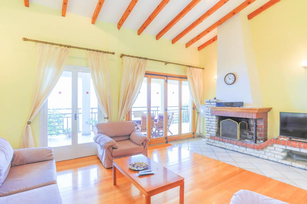 Villa Natasha Katavolos Екстер'єр фото